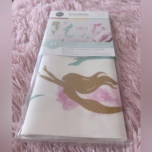 🧜🏽‍♀️ Wall Decal 🧜🏽‍♀️